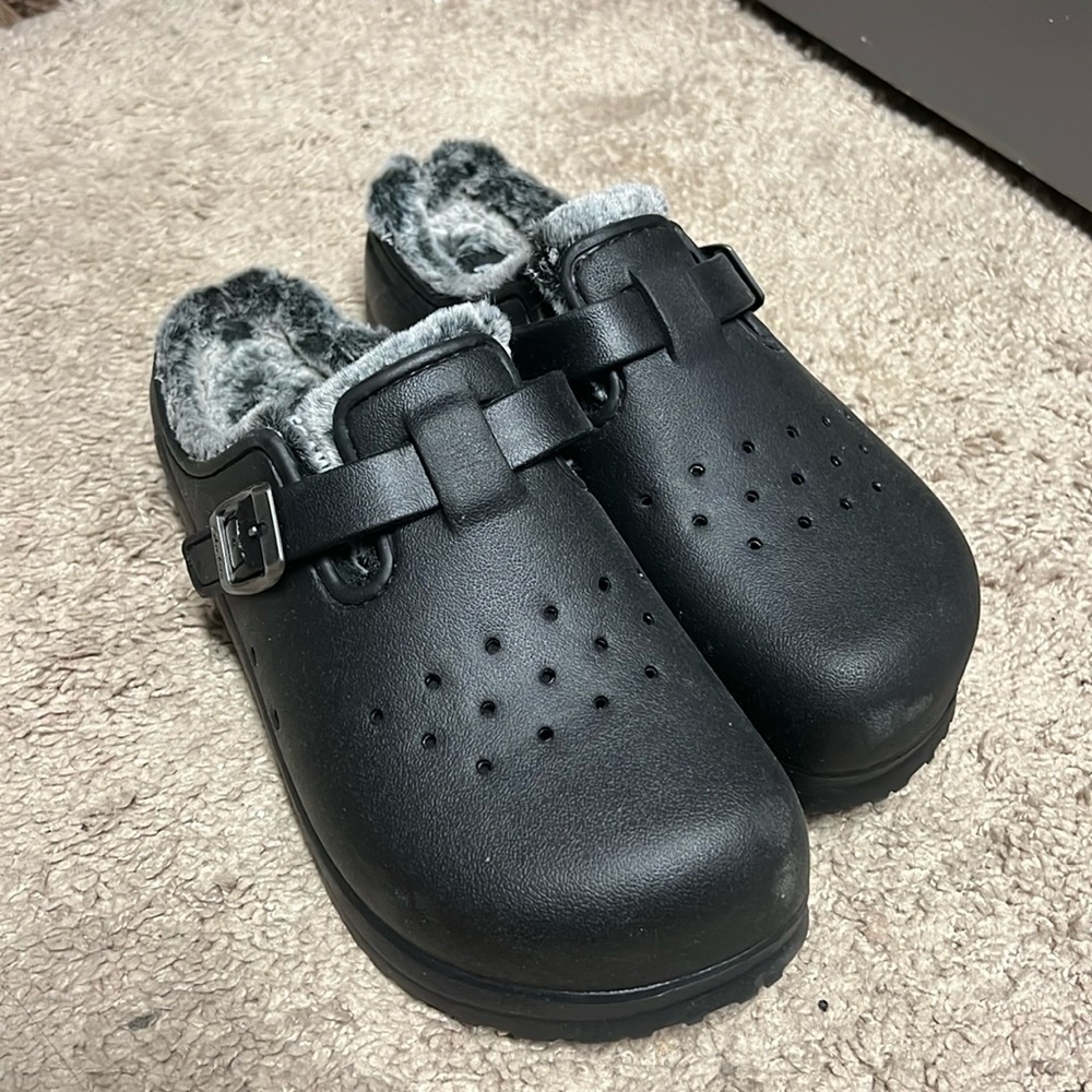 Foamies Sketchers w/ Fur Insoles